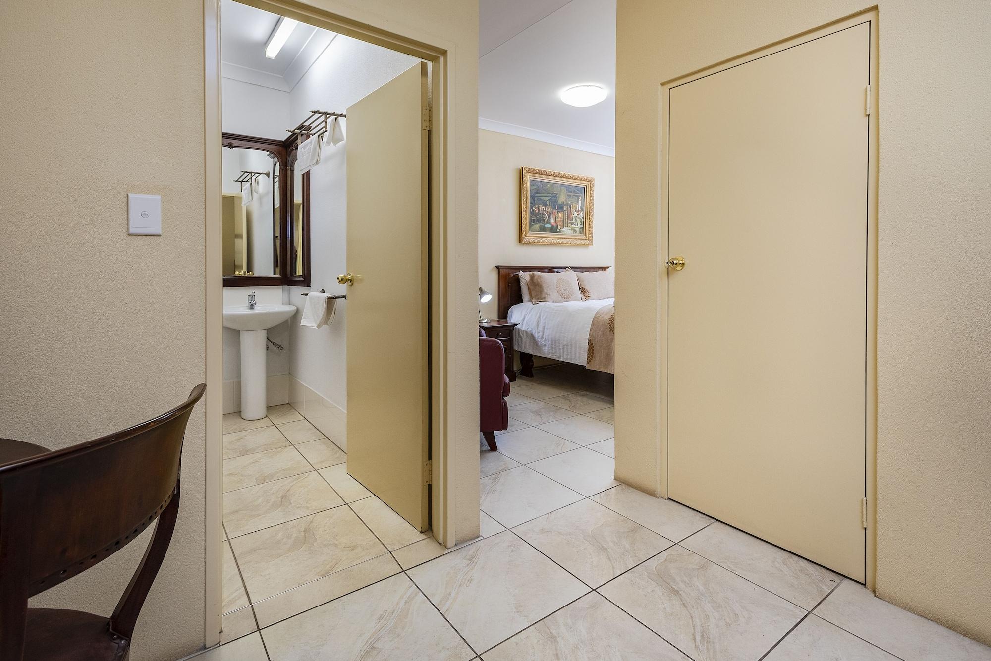 Overlander Homestead Motel Roma Esterno foto